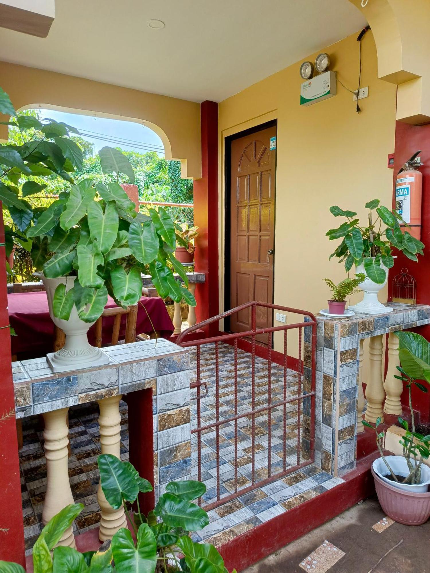 Peace Lily Studio Apartments 팡라오 객실 사진