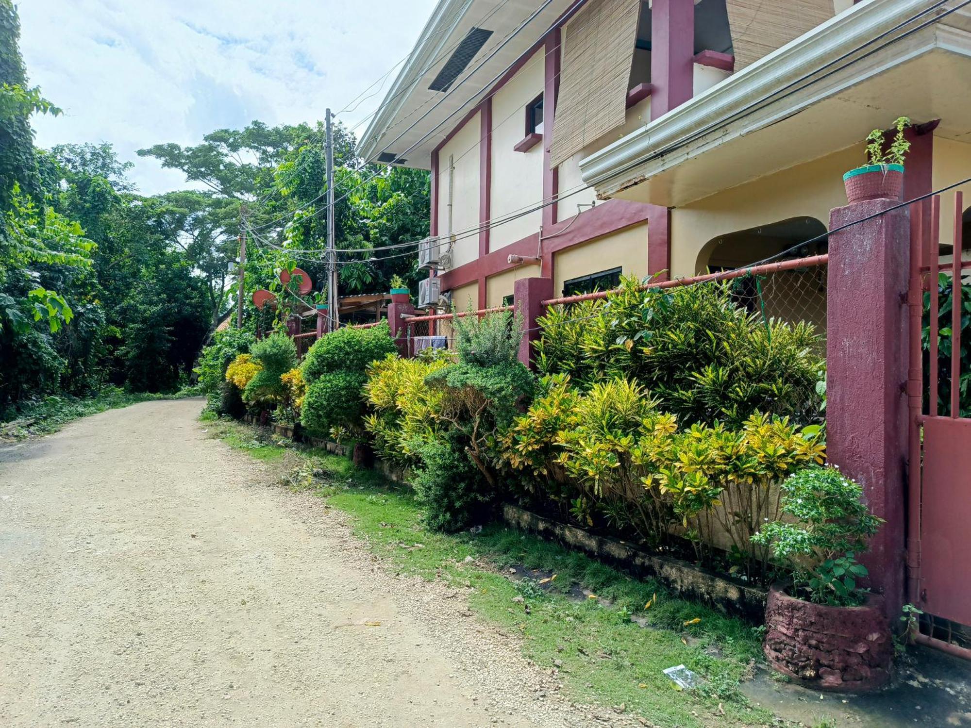 Peace Lily Studio Apartments 팡라오 외부 사진